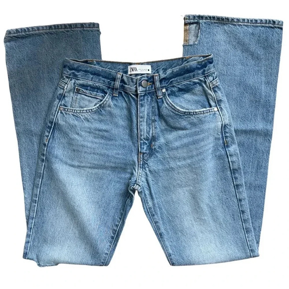 NWOT Zara Low Mid Waist Distressed Flare Jeans Medium Wash Womens Size 4 long - Picture 1 of 5